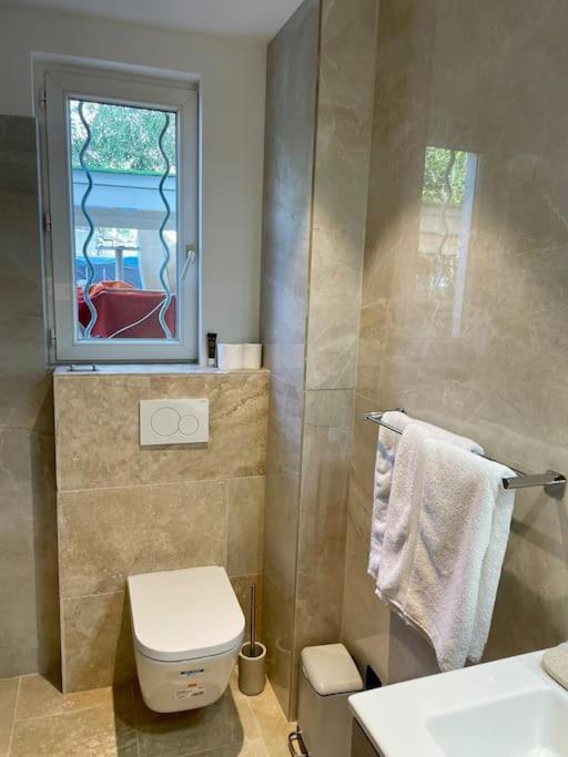 Superbe Appartement Pres De La Plage Et Du Centre Ville Saint-Tropez Luaran gambar