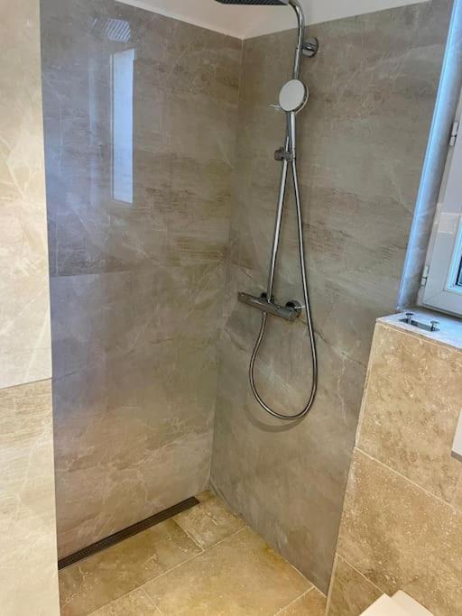 Superbe Appartement Pres De La Plage Et Du Centre Ville Saint-Tropez Luaran gambar